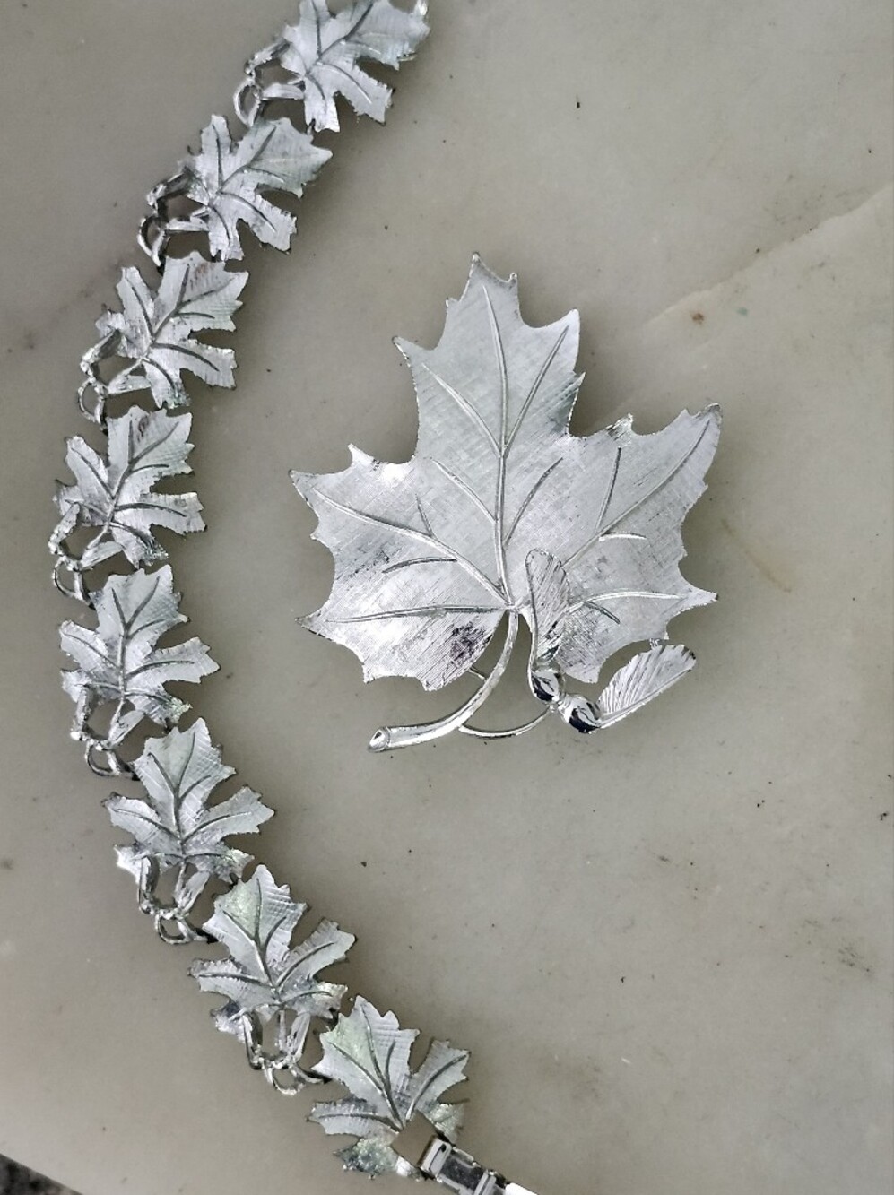 Vtg Lisner Silver Tone Maple Leaf Bracelet and Brooch Set